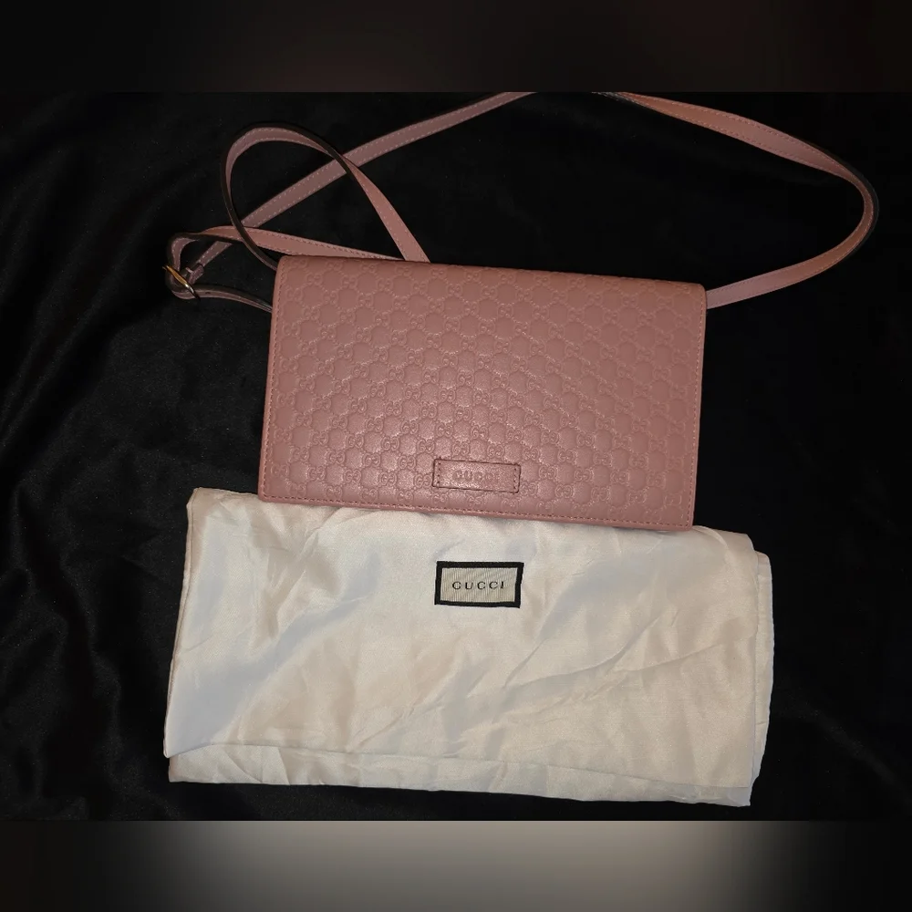 Pre-loved GUCCI Light Pink Crossbody - Picture 3 of 9
